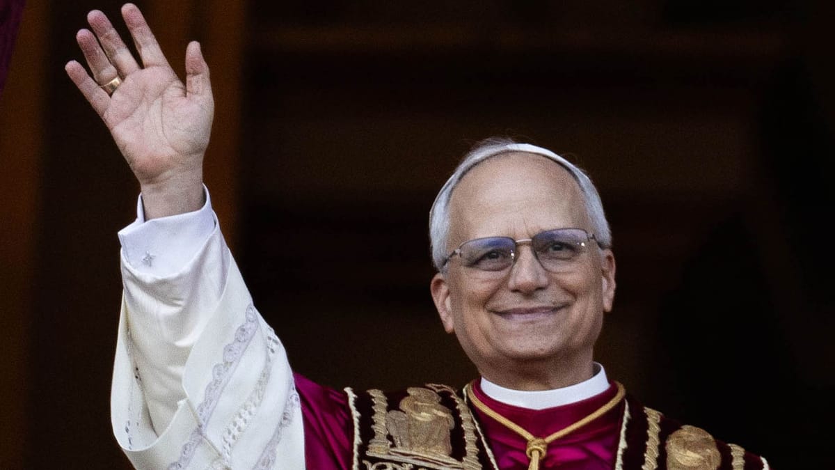 El Papa Leo XIV ve al entrenador de fútbol Claudio