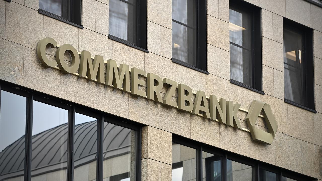 Commerzbank celebra el regreso con ganancia récord