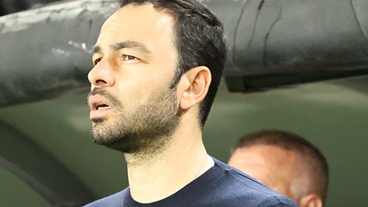 ¡El entrenador de Gaziantep FK Selcuk Inan'dan Signation Signation!