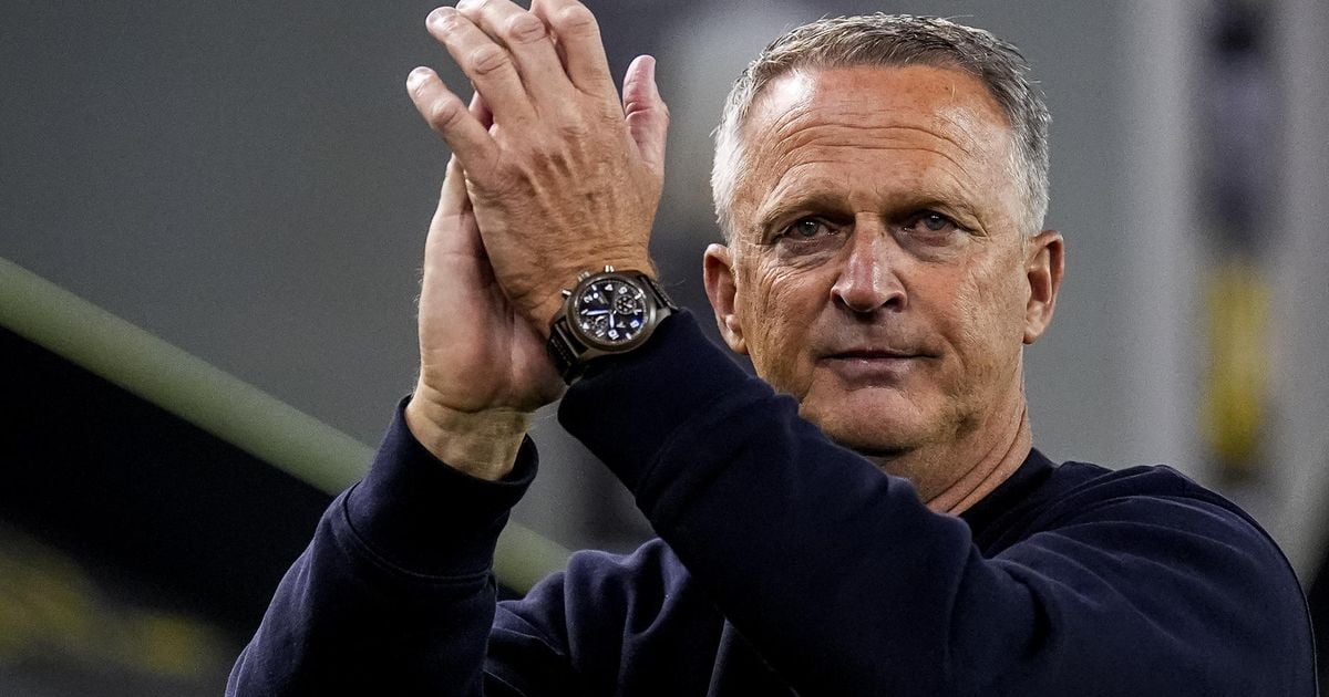 John Van den Brom se despide de Vitesse con lágrimas: