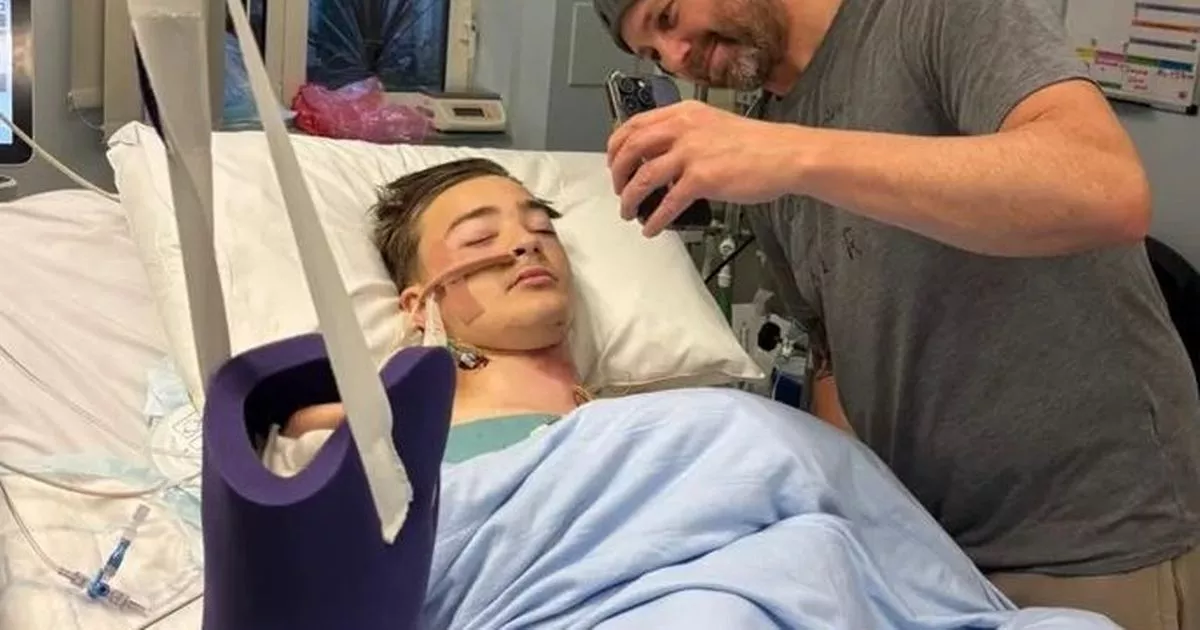 El joven atleta, de 14 años, puede "tener los pies