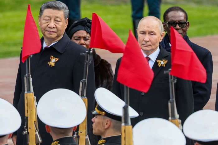XI con Putin en Moscú en el aniversario de la victoria del viernes