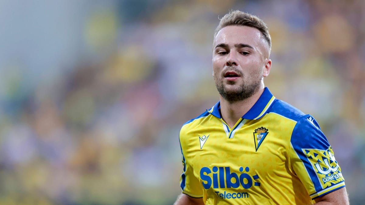 España: Cádiz contra el profesional Almería-Football muestra a los fanáticos