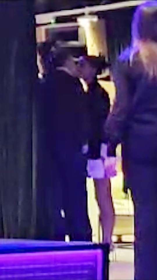 Maura Higgins y Danny Jones en una fiesta posterior a los Premios Brit.