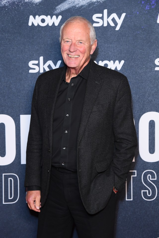 Barry Hearn OBE en el estreno de "Juego de lanzamientos: dardos internos."