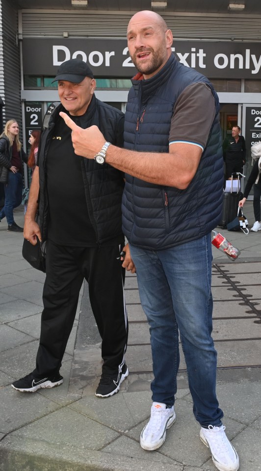Tyson Fury y su padre llegaron a Manchester.