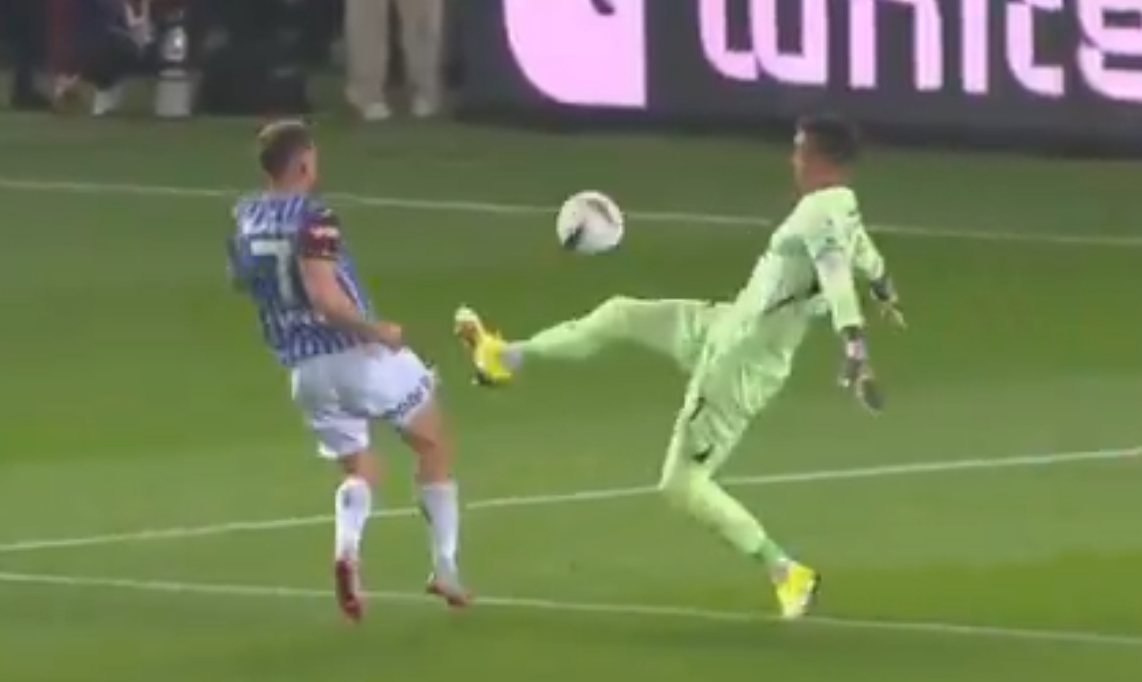 trabzonspor-galatasaray-derbisinde-cok-konusulacak-pozisyon-1746896225178.png