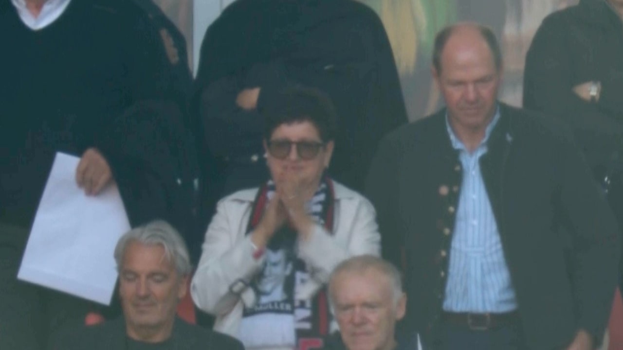 Last Bayern Home Juego de Thomas - Mama Müller en