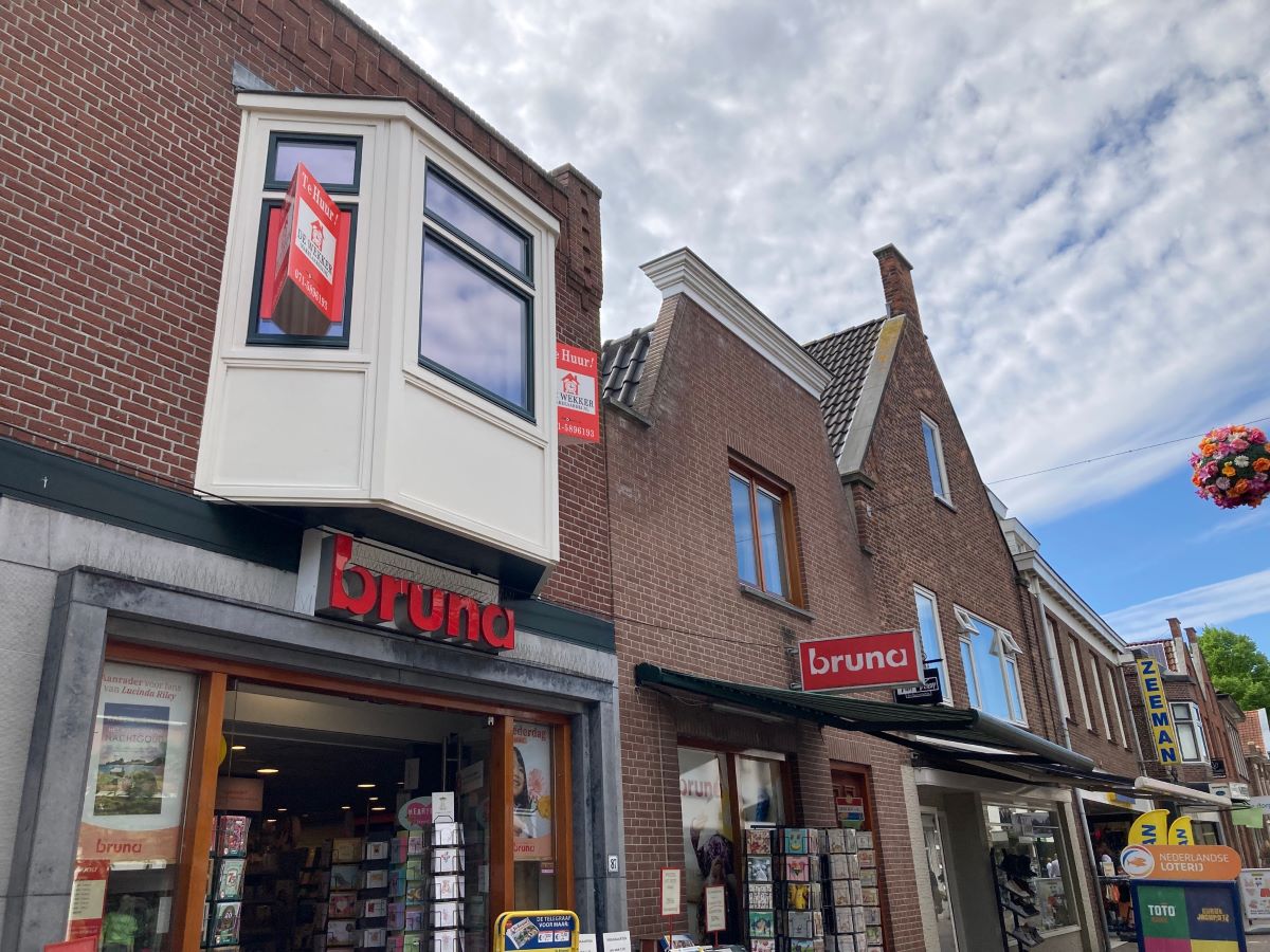 ¡Consejo! En el Dorpsstraat hay dos apartamentos renovados sobre el