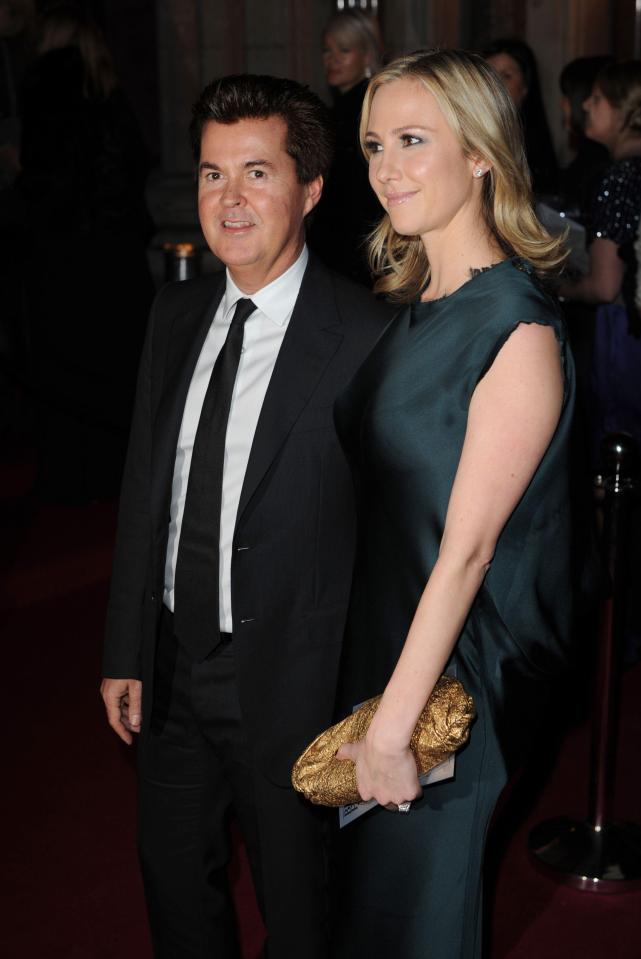 Simon Fuller y su esposa Natalie Swanston en los British Fashion Awards.