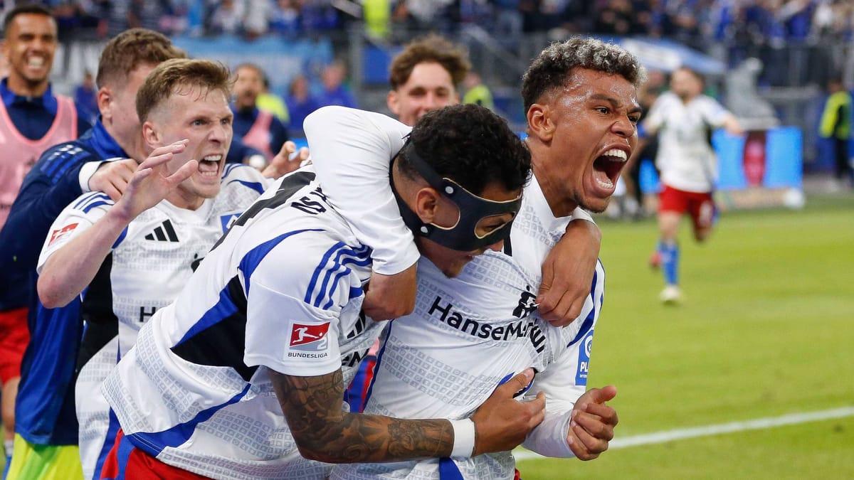 2. Bundesliga: el club y los funcionarios celebran la promoción