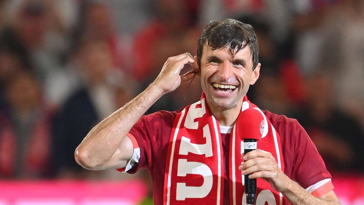 Thomas Müller le dice a Witz después del discurso en