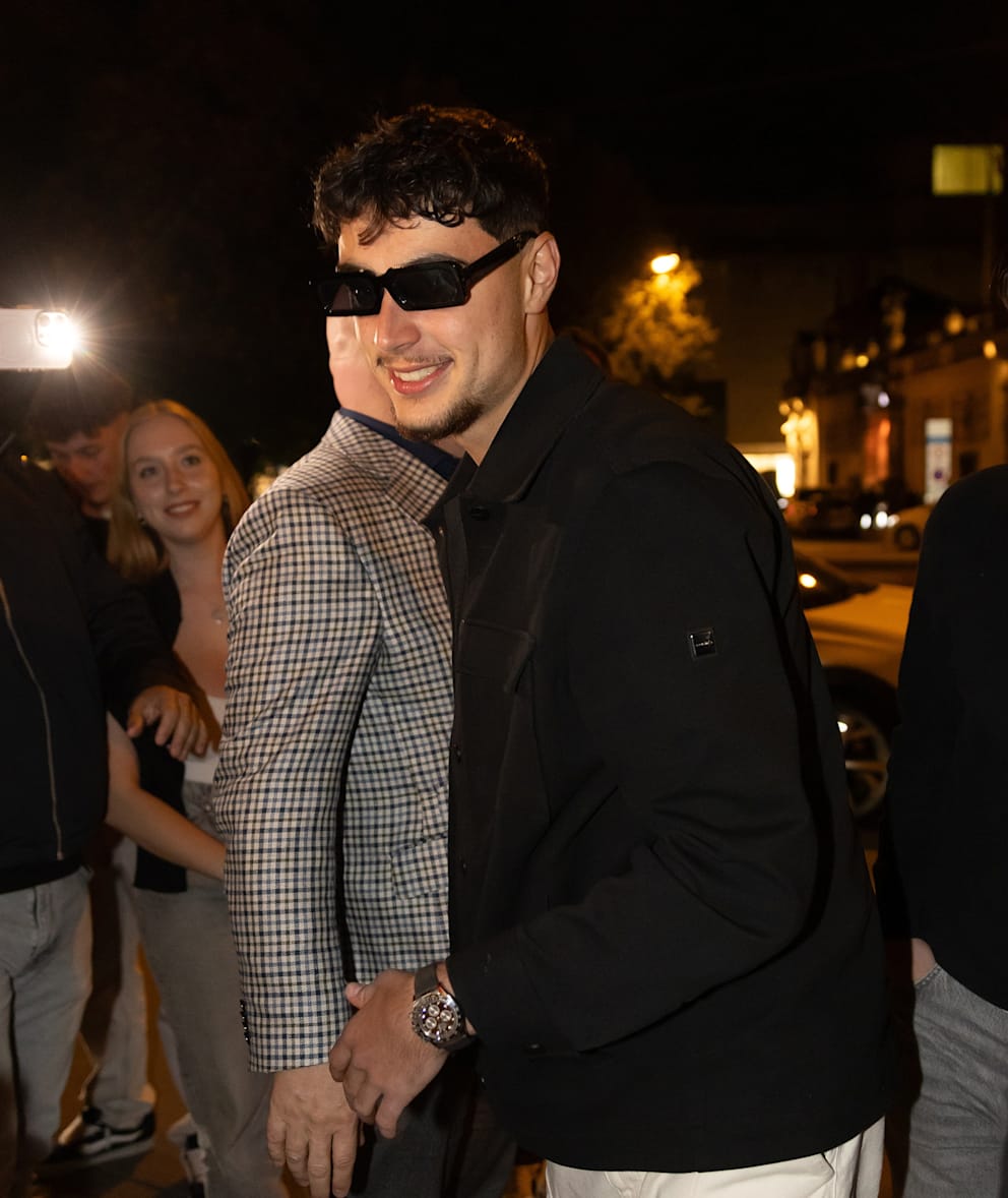 Aleksandar Pavlovic mit Style-Sonnenbrille – er ist großer Müller-Fan, verdankt der Legende viel