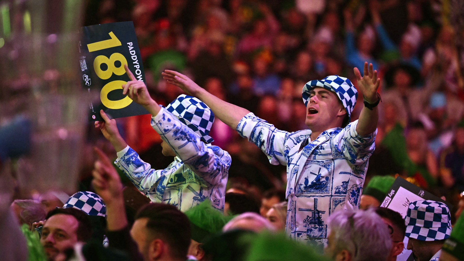 'Es un negocio' - Darts Icon Backs Plan para mover
