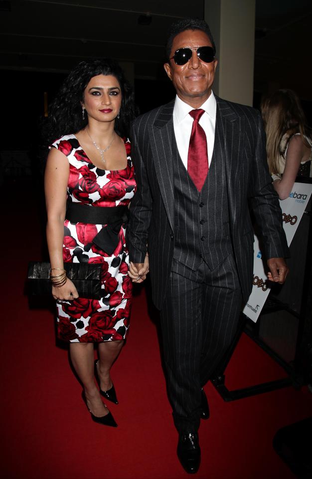 Jermaine Jackson y su esposa en los premios Mobo.
