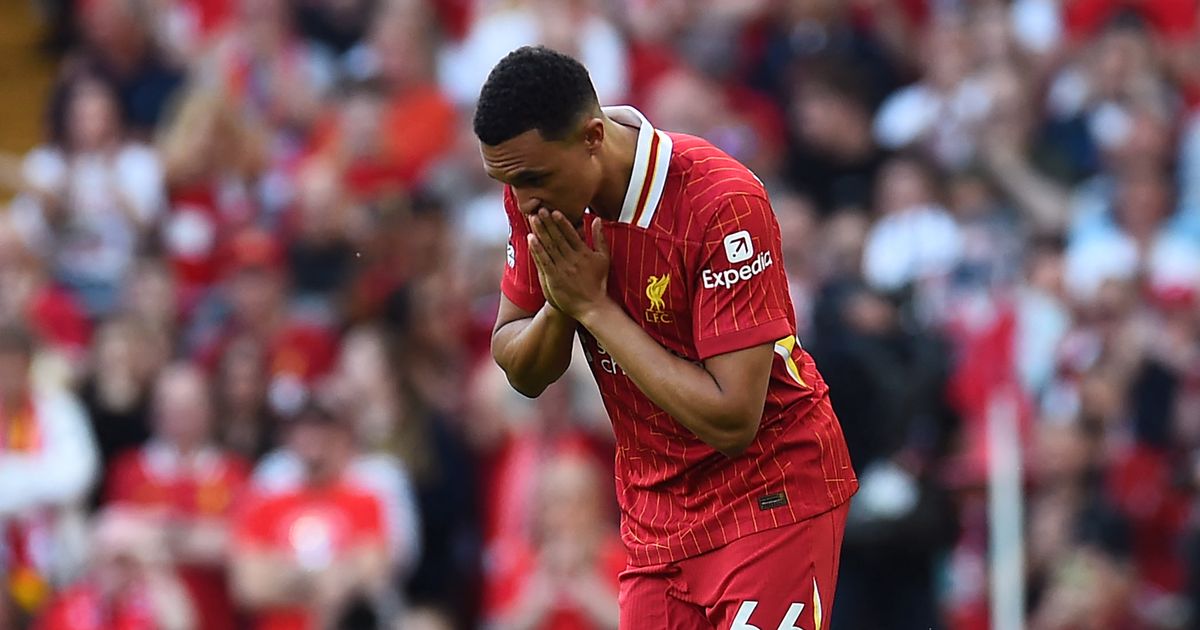 Dos estrellas del Liverpool muestran colores verdaderos con respuesta a