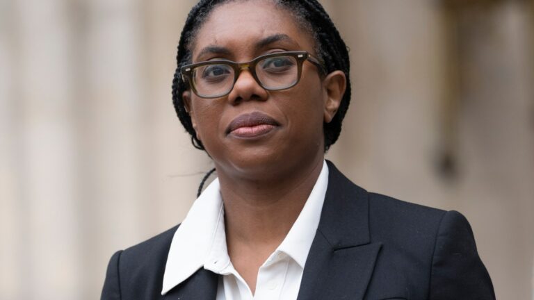 Kemi Badenoch promete destrozar cualquier acuerdo de la UE que