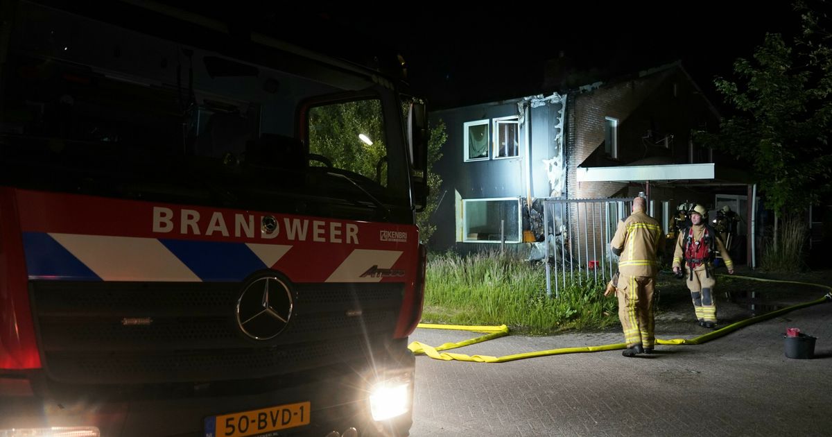 Fuego en las instalaciones comerciales Hoogeveen, la brigada de fuego