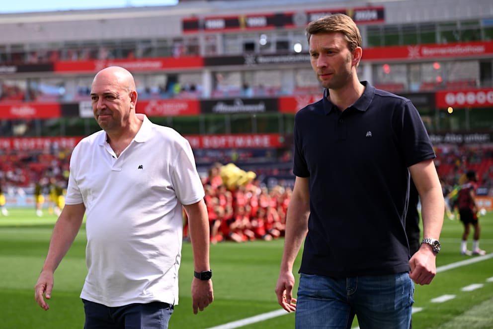 Die Leverkusen-Bosse Fernando Carro (60/li.) und Simon Rolfes (43)
