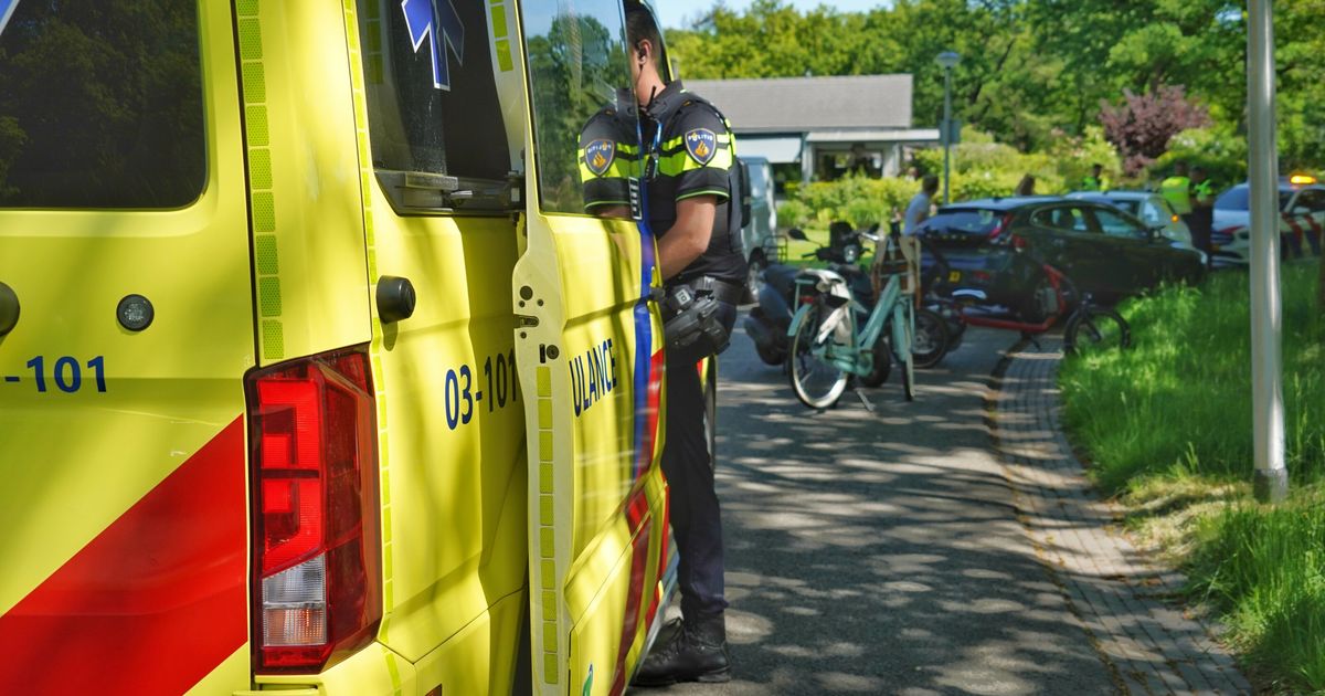 Ciclista en triciclo lesionado en colisión con scooter en Assen