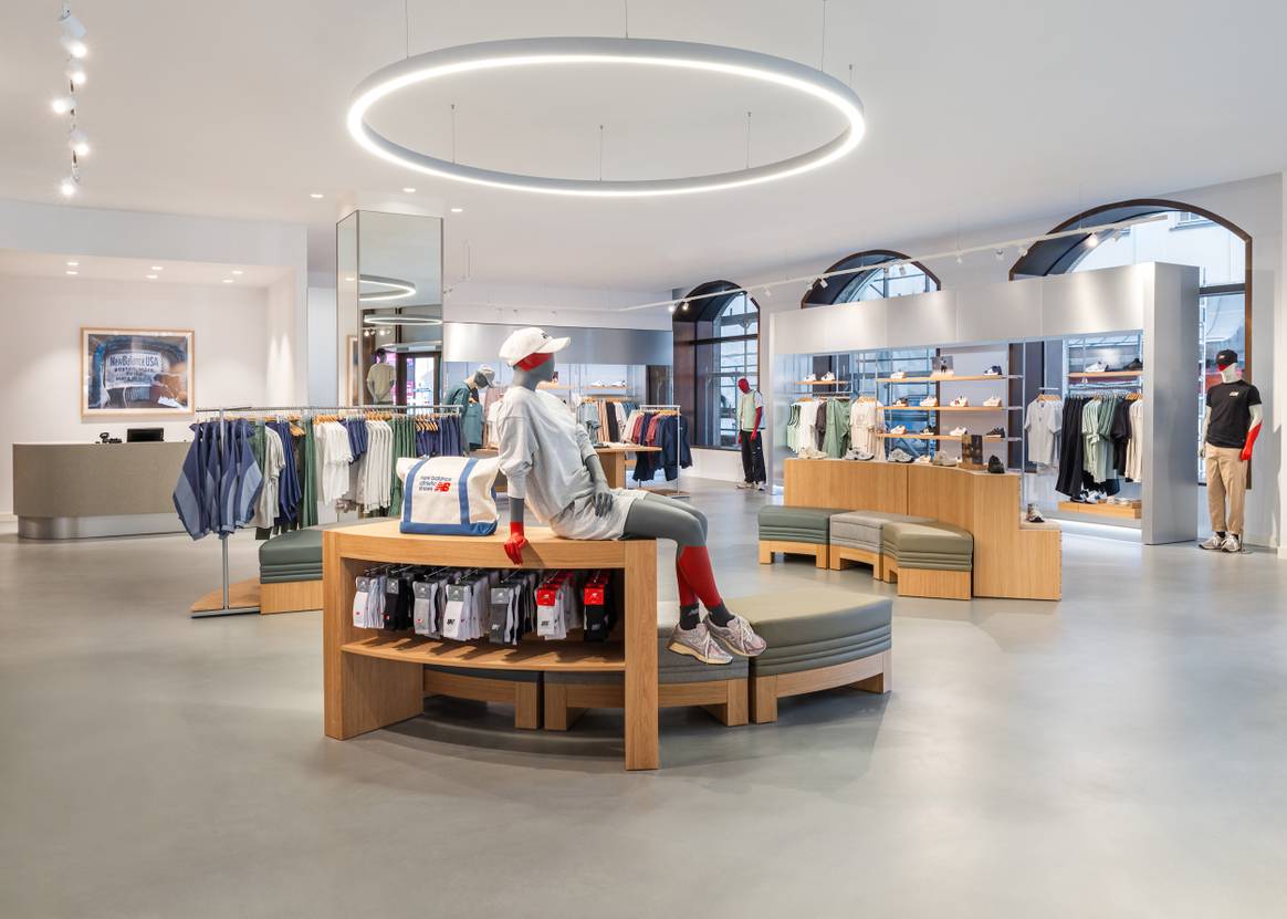 El deporte se encuentra con el estilo de vida en el nuevo buque insignia de New Balance en Munich El deporte se encuentra con el estilo de vida en el nuevo buque insignia de New Balance en Munich