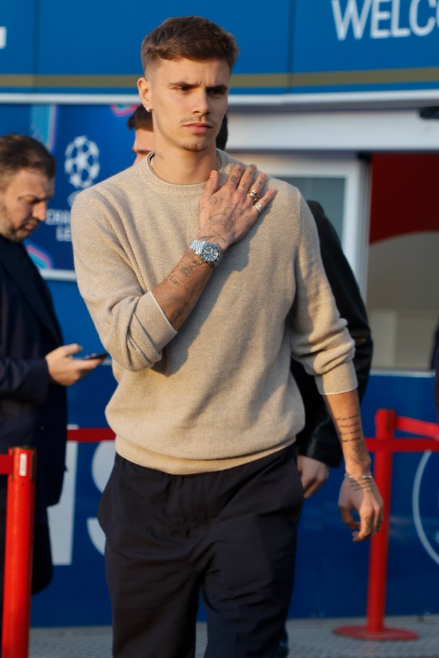 Romeo Beckham en un partido de semifinales de la Liga de Campeones de la UEFA.