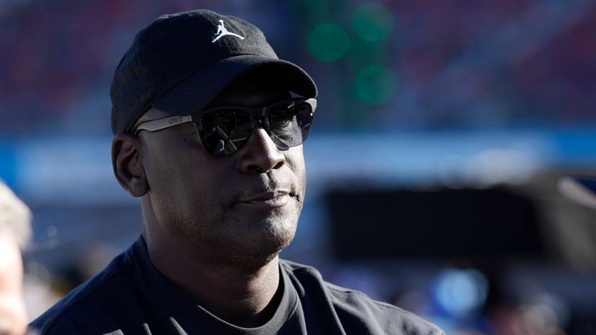 La leyenda del baloncesto Michael Jordan tiene un nuevo trabajo