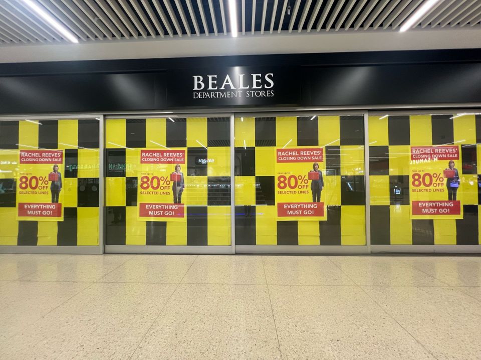 Beales Department Store Cierre la venta de la venta; hasta un 80% de descuento en líneas seleccionadas.