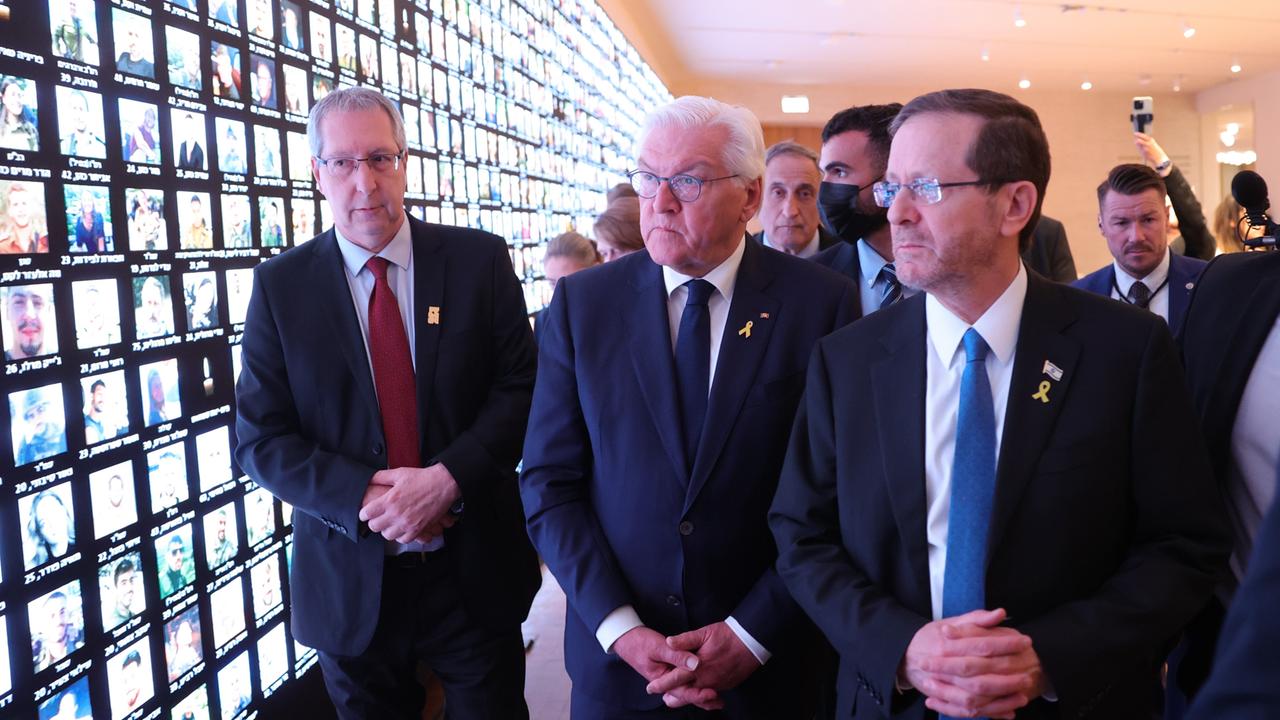 Steinmeier: TIENEN que seguir con las reglas