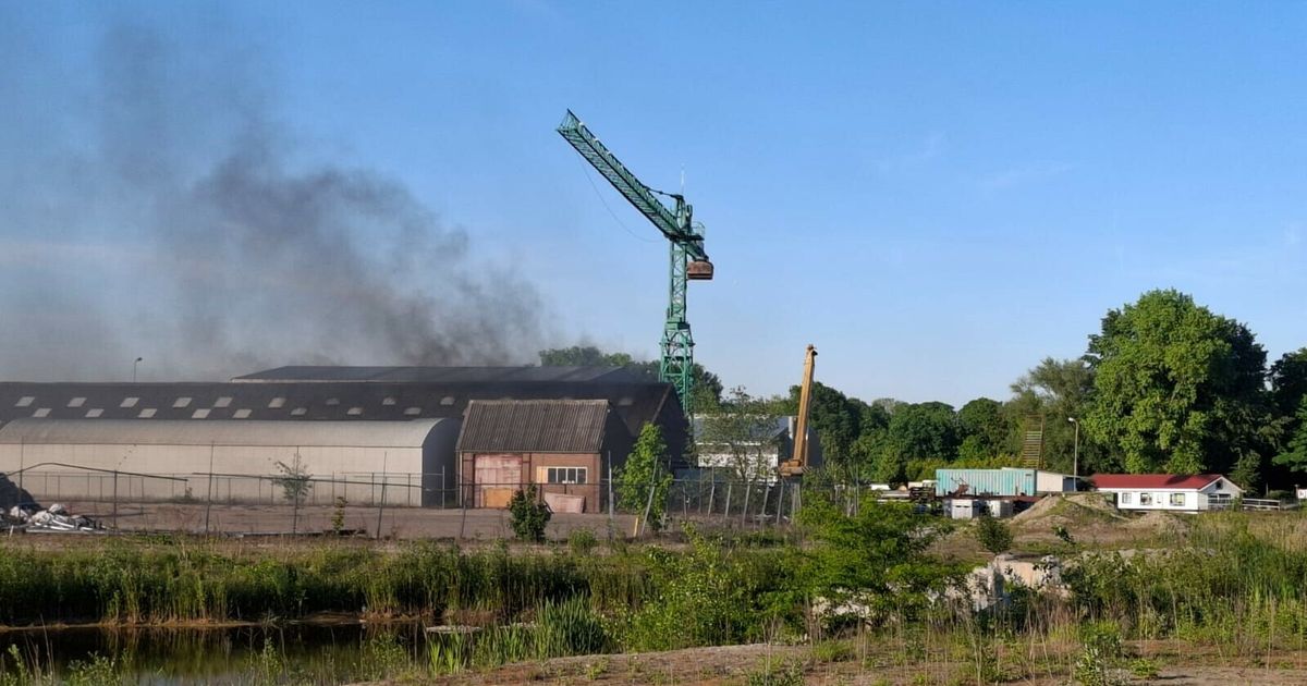 Fuego a Scheepswerf en Meppel rápidamente bajo control