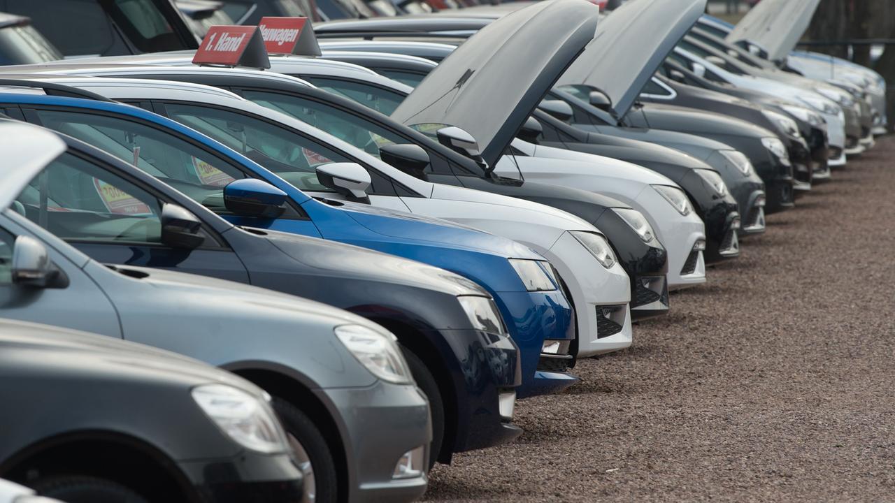 Evite las trampas al comprar autos usados