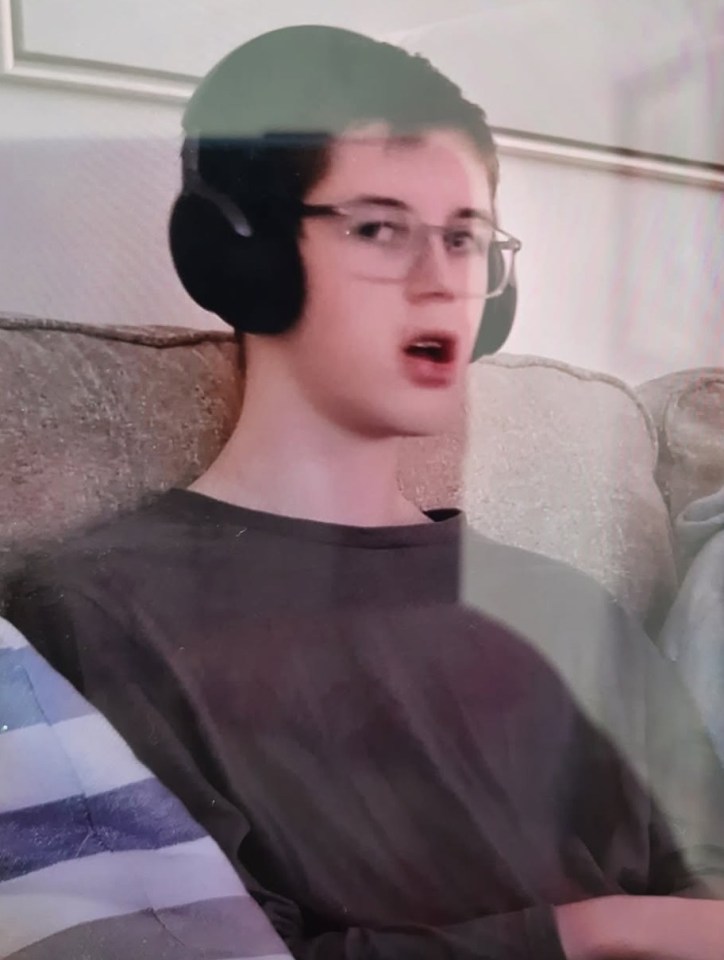 Foto de un adolescente autista perdido.