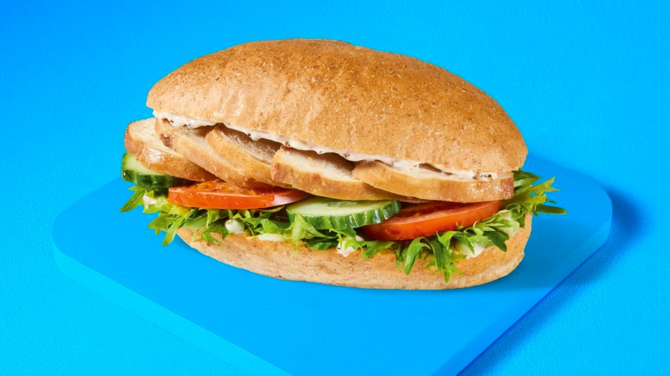 Rollo de ensalada de pollo Greggs