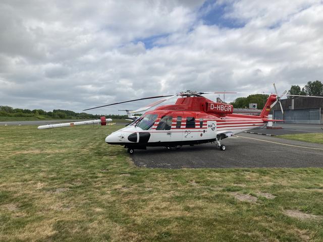 ¿Qué tiene ese helicóptero en el aire con esa cosa