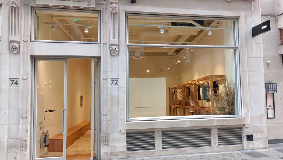 Vista de la nueva tienda de Asket en Londres. Vista de la nueva tienda de Asket en Londres.