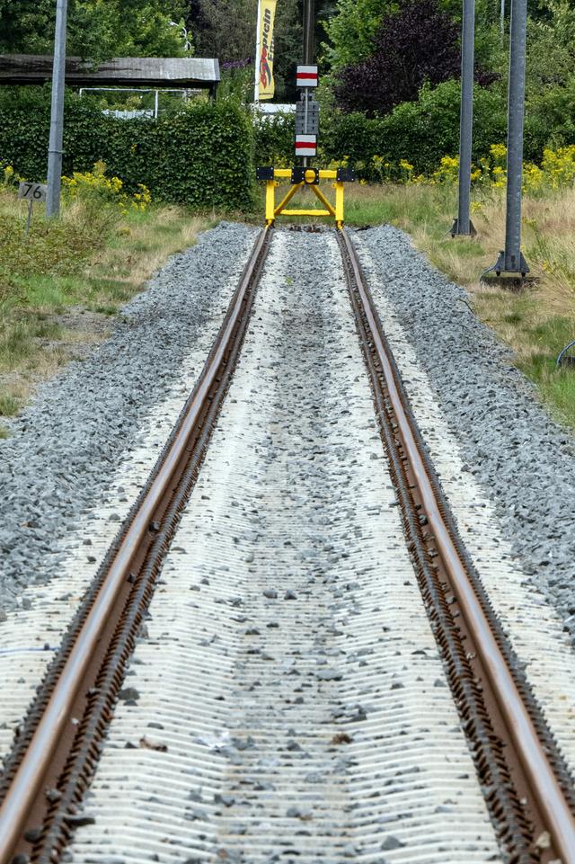 'Los primeros trenes corren para 2040 en la línea de