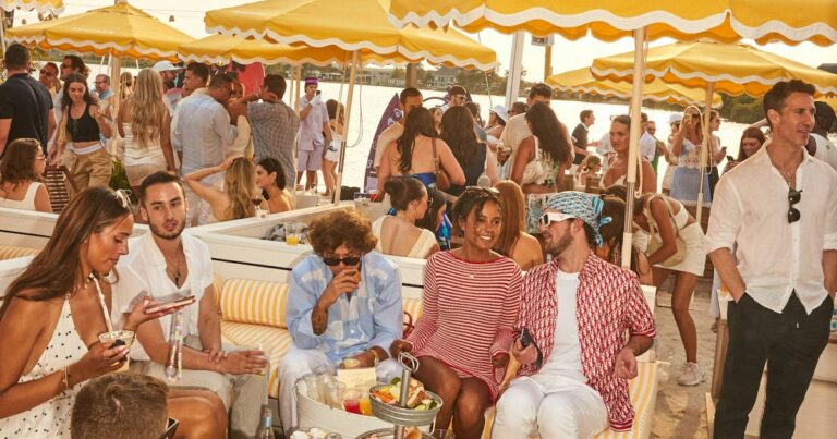 Guarde la fecha para la residencia de Nylon's Surf Lodge