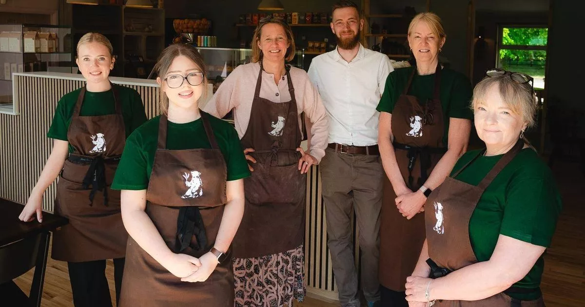 Trendy New Cafe, donde se les prohibió 'los aguacates' escondidos