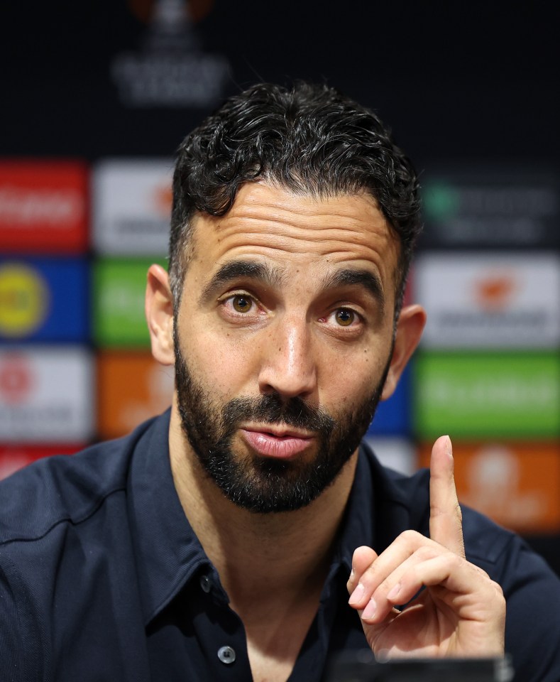 Ruben Amorim, gerente del Manchester United, en una conferencia de prensa.