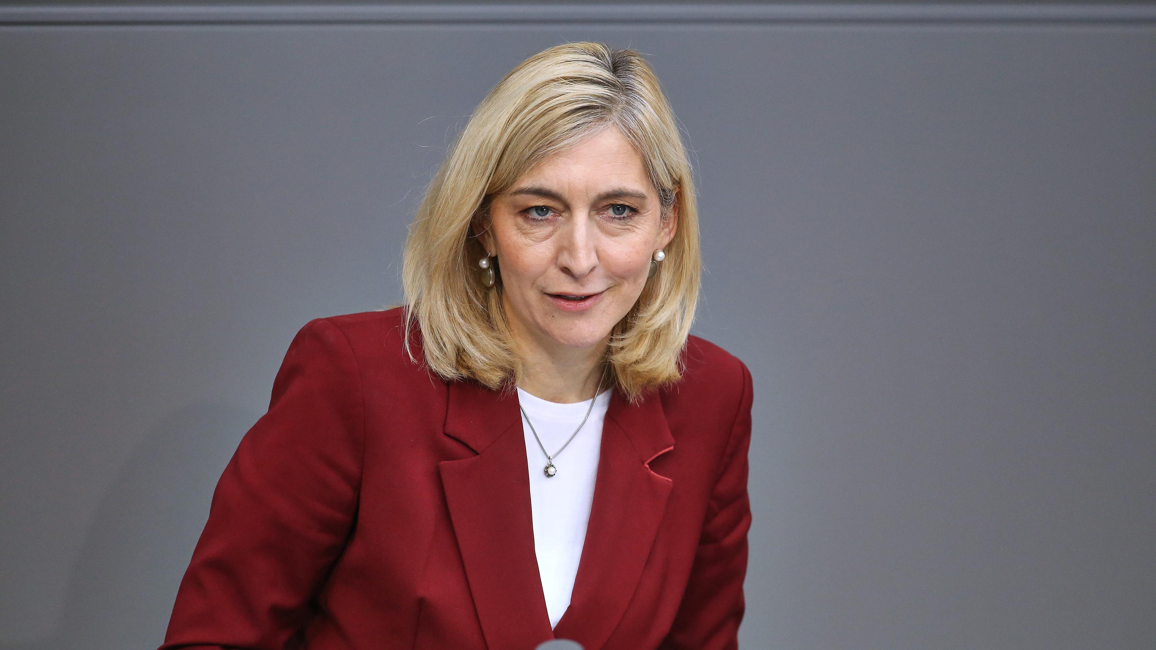 Ministra Federal de Salud Nina Warken