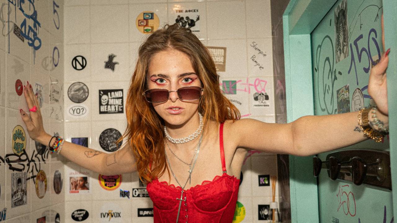 Singer XXJULIA gana el premio por el nuevo talento: 'Celebrando