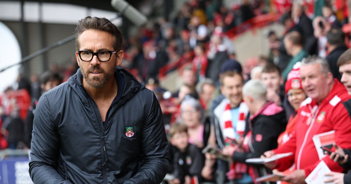 La brutal decisión de transferencia de Ryan Reynolds como Wrexham