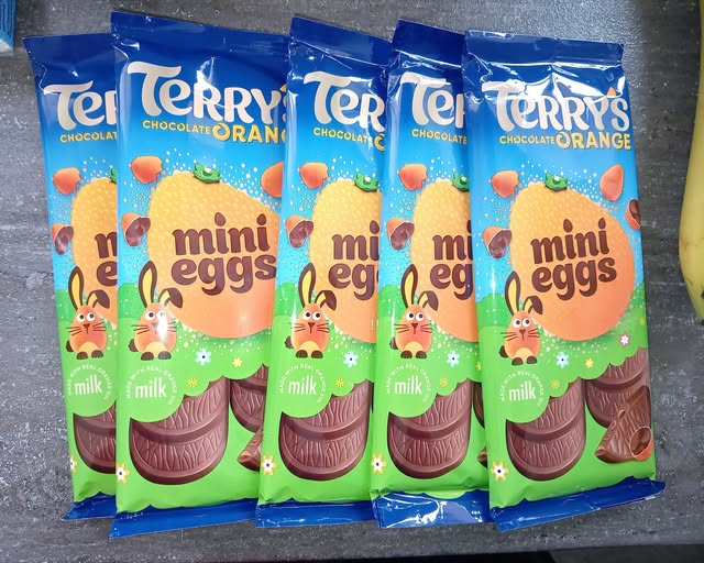 Cinco Mini Huevos de Chocolate de Terry Barras de chocolate.