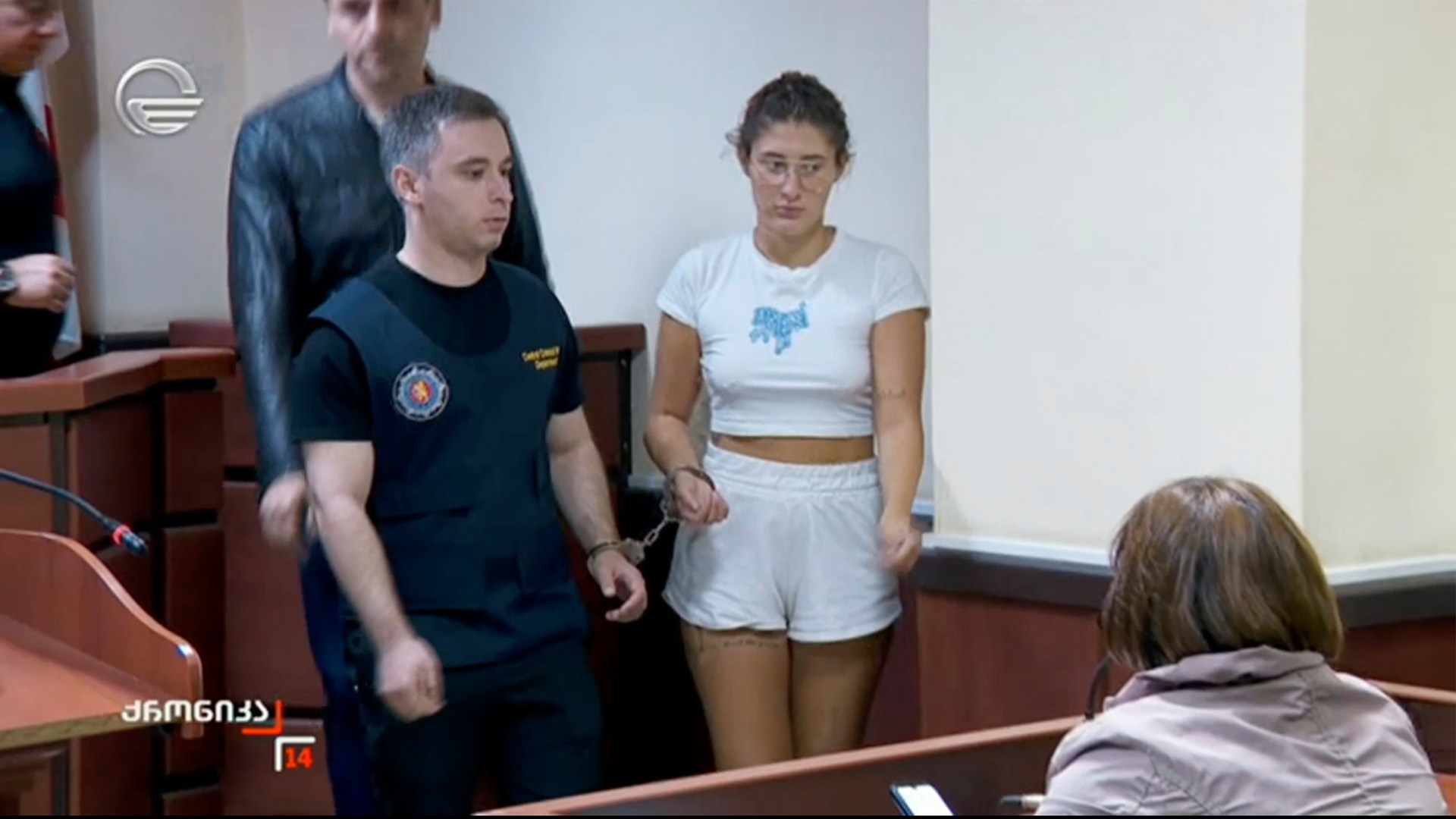 La embarazada 'contrabandista' Bella Culley se enfrenta a criar a