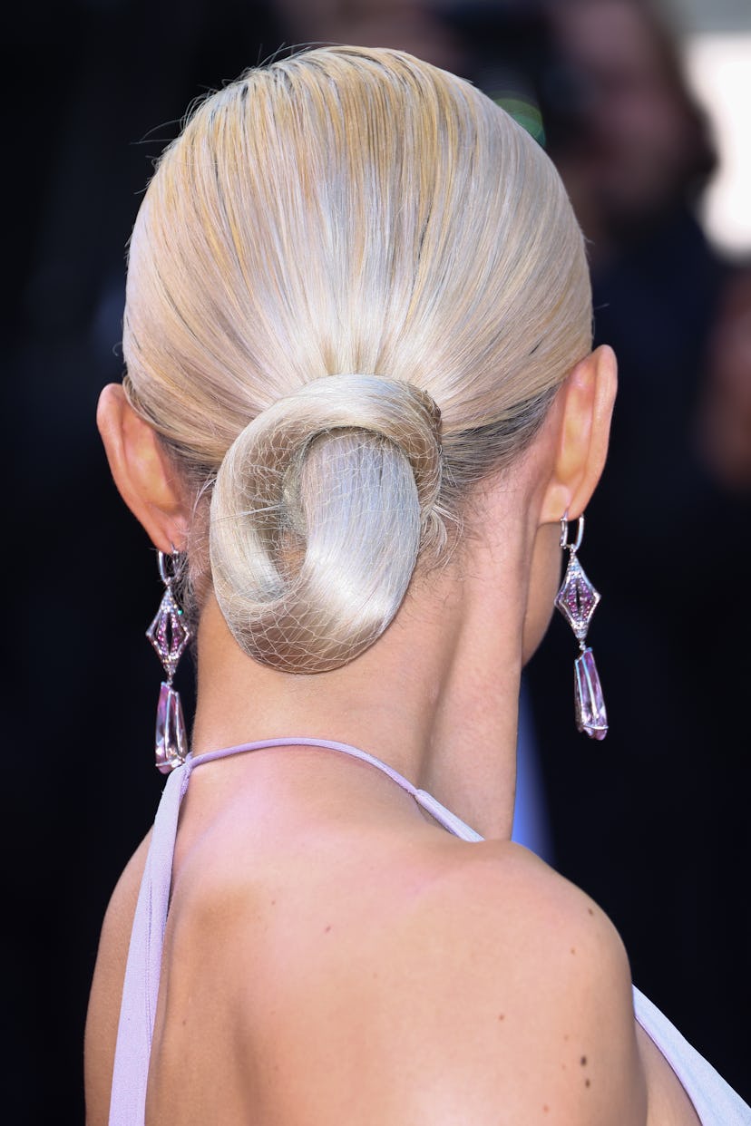 Cannes, Francia - 14 de mayo: Pom Klementieff, detalle del cabello, asiste al "Misión imposible - La R final ...