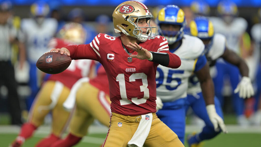 49ers vertiendo a Purdy con carbón