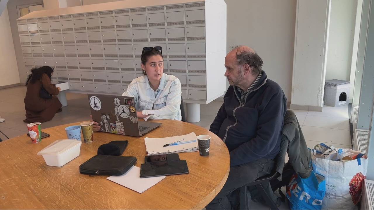 El maestro de la universidad sin casa siente mucho apoyo: