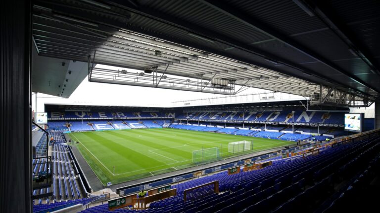 Goodison Park se hará más pequeño a medida que Everton