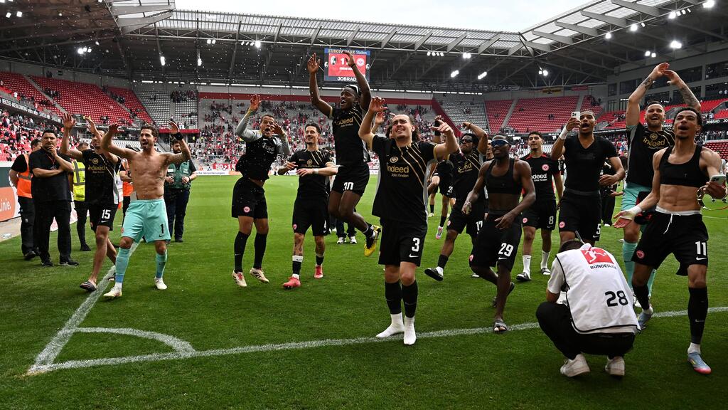 Eintracht Frankfurt se duchó de elogio
