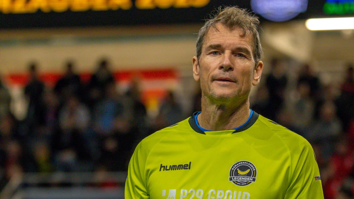 Jens Lehmann: Ex-DFB Keeper ve la tarjeta roja al regreso